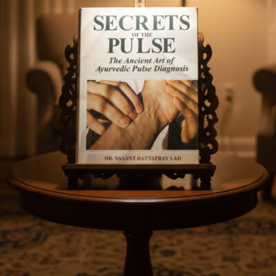 Secrets of the Pulse: The Ancient Art of Ayurvedic Pulse Diagnosis (paperback)